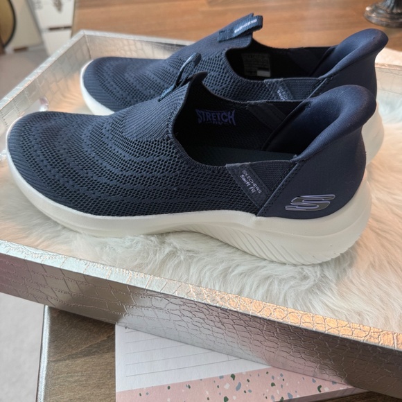 Woman's Skechers Hands Free Swift Fit Memory Foam Sneakers Sz 10 - Picture 3 of 8